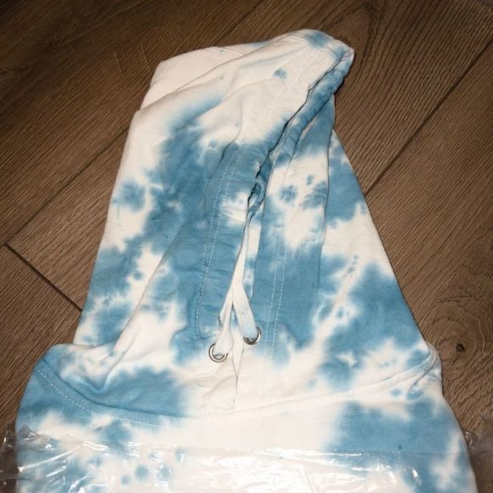 NIP BSR By Samii Ryan You’re A Star Sis Tie Dye Hooded Sweatshirt Size Medium - Picture 4 of 6